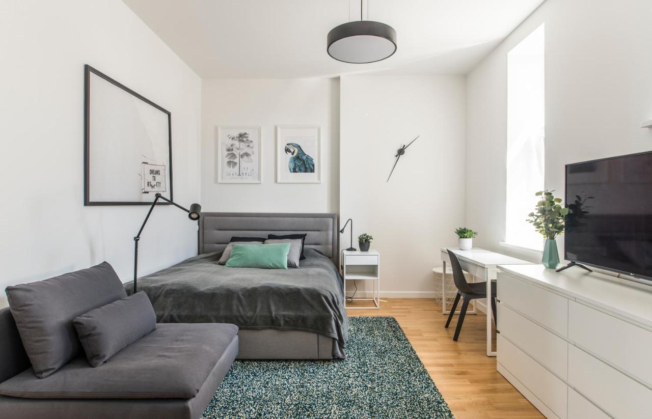 Cozy Modern Studio - Great For Short Trips Рига Экстерьер фото