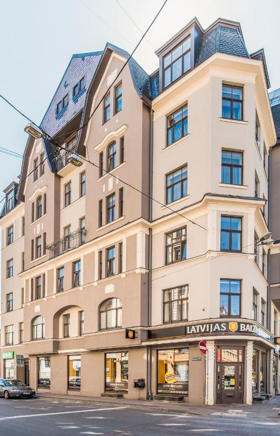 Cozy Modern Studio - Great For Short Trips Рига Экстерьер фото